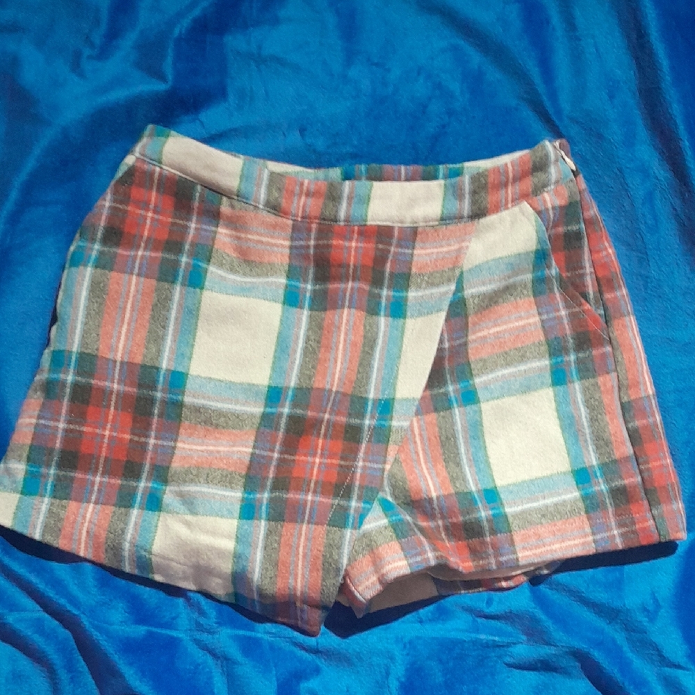 Cute Plaid High-Waist Women’s Skort in Multi-Color with Pockets